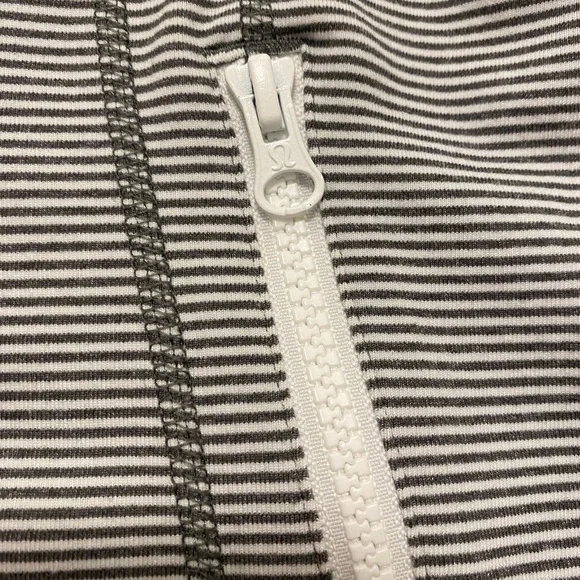 Lululemon Define Jacket Tonka Stripe Heathered Slate White- Size 4 - Picture 6 of 14